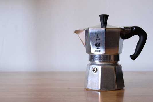 Cómo preparar café en la Cafetera Moka (Moka italiana)