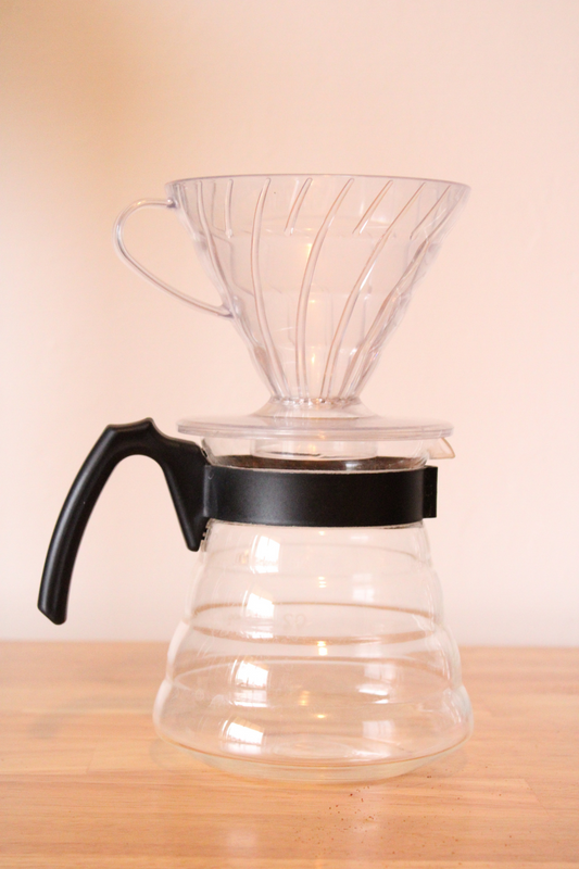 Cómo preparar café en la cafetera V60